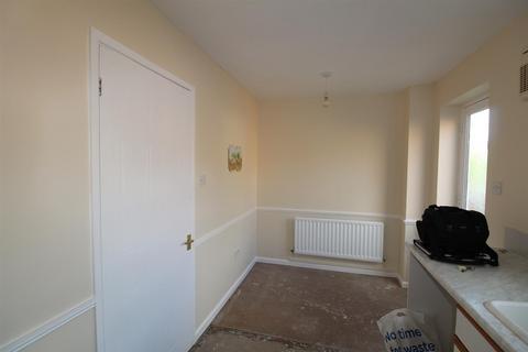2 bedroom semi-detached house to rent, Butts Close, Honiton