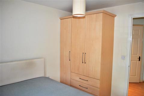 2 bedroom apartment to rent, St. Christophers Walk, Wakefield WF1
