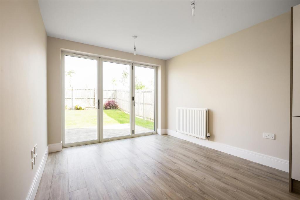 28 Dovecot Avenue 12.jpg