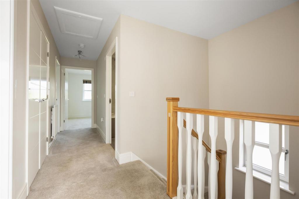 28 Dovecot Avenue 19.jpg