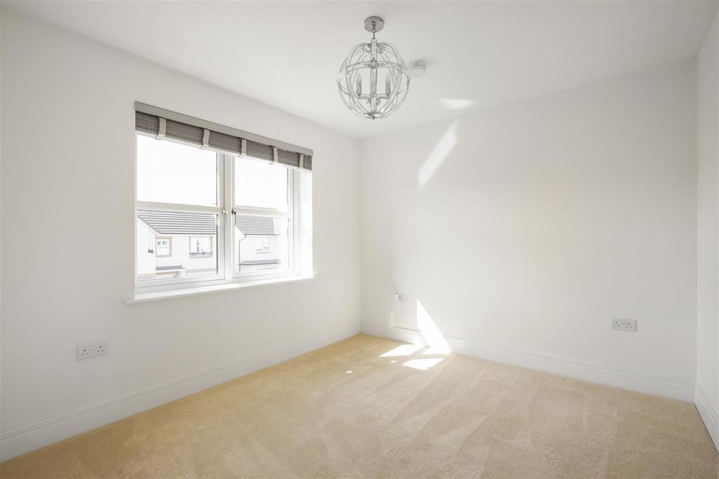 28 Dovecot Avenue 20.jpg