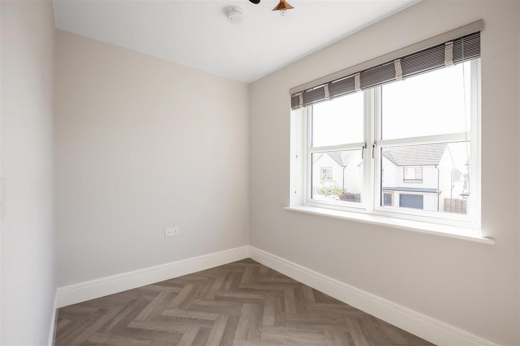 28 Dovecot Avenue 22.jpg