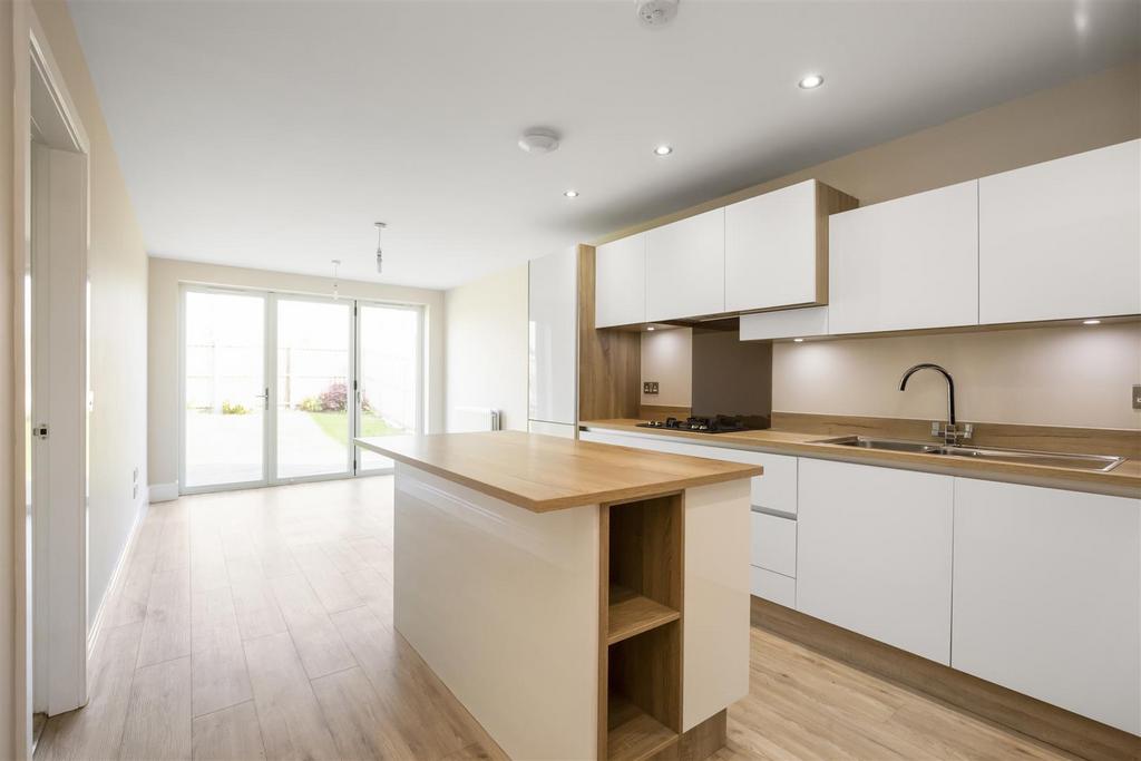 28 Dovecot Avenue 6.jpg