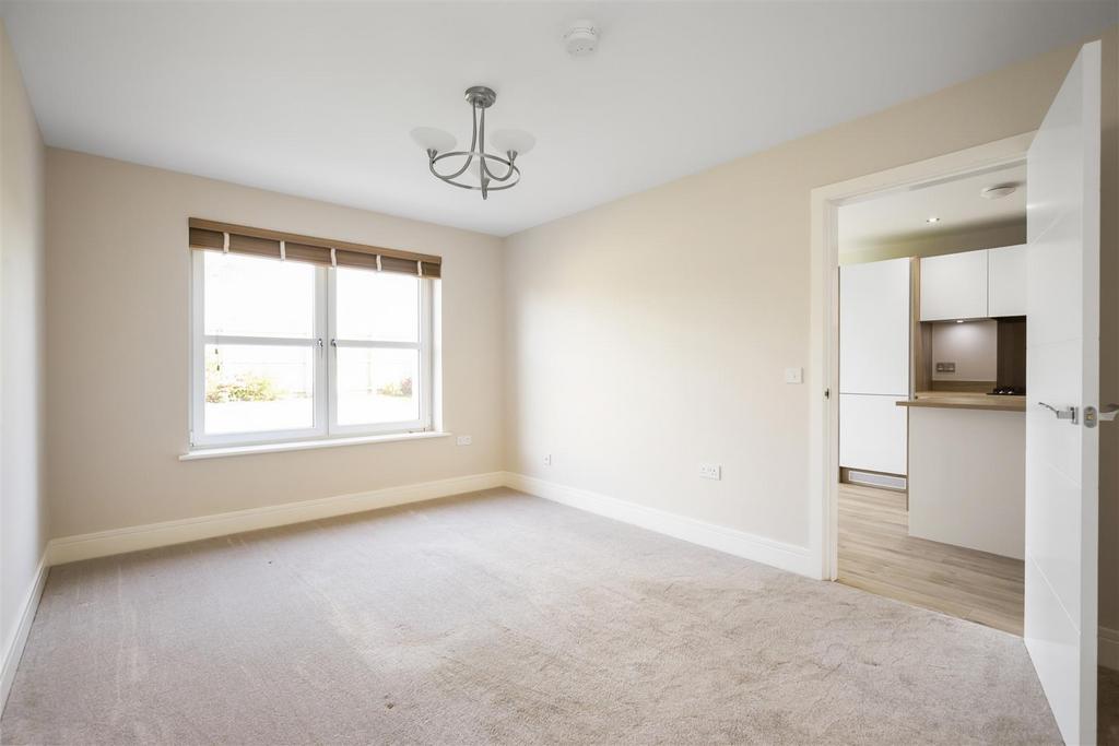 28 Dovecot Avenue 9.jpg