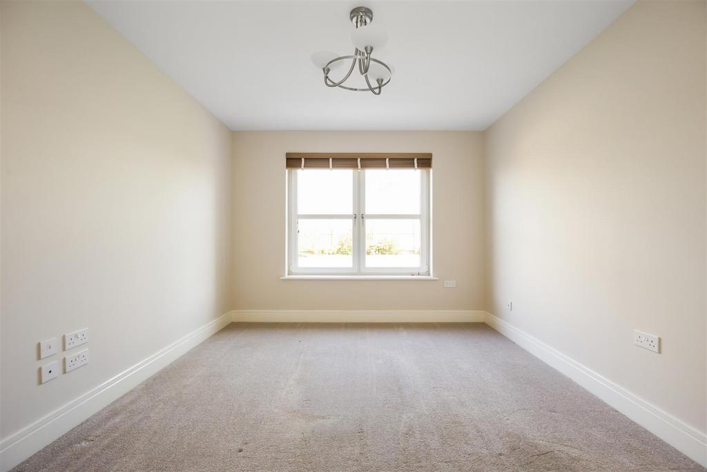 28 Dovecot Avenue 10.jpg