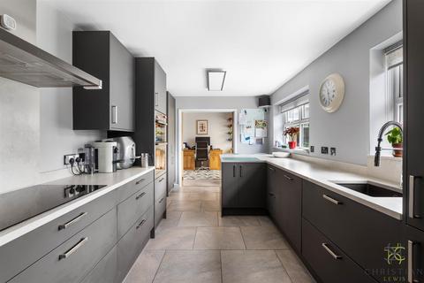 19 Blackberry Way, Evesham, WR11 2AH