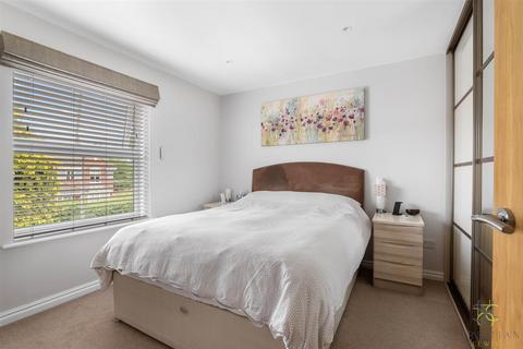 19 Blackberry Way, Evesham, WR11 2AH