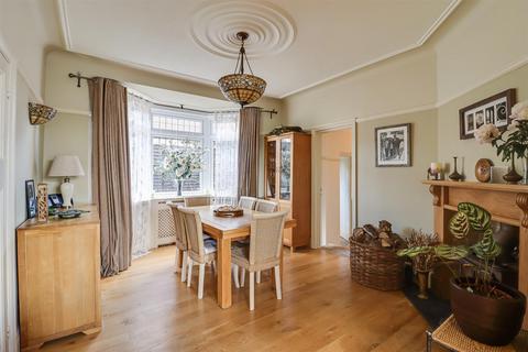 4 bedroom detached house for sale, Woodcote Road, Leigh-on-Sea SS9