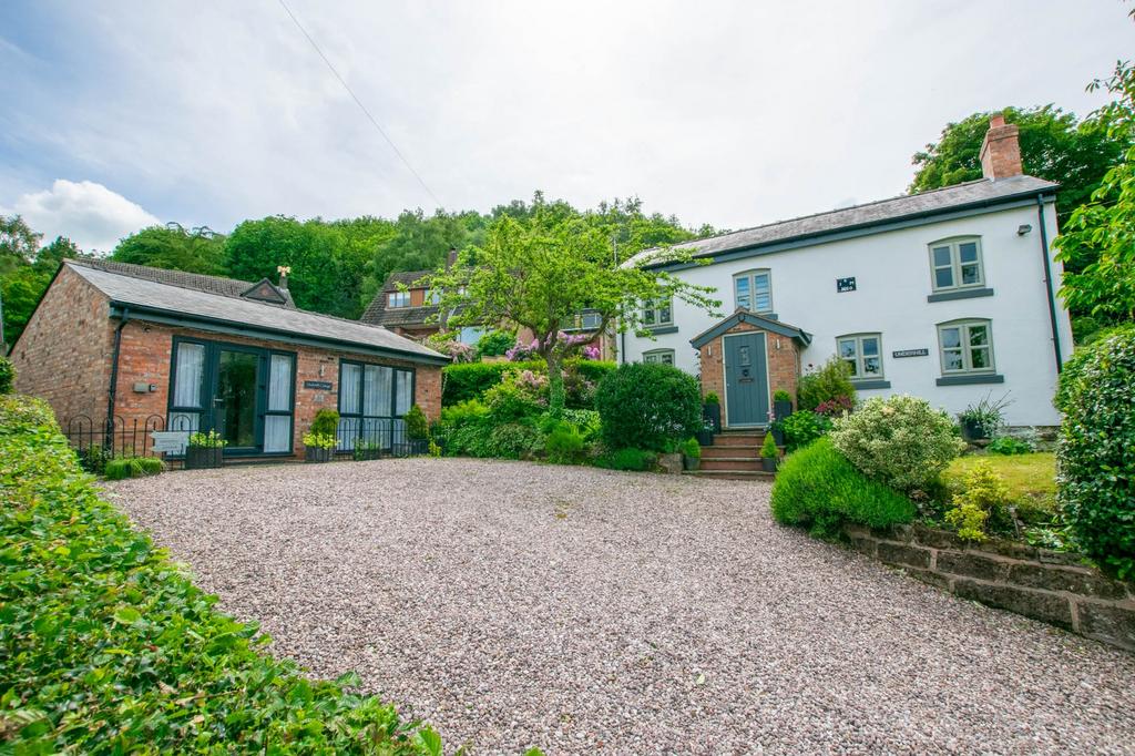 Old Chester Road, Helsby, Frodsham 4 bed detached house for sale £600,000