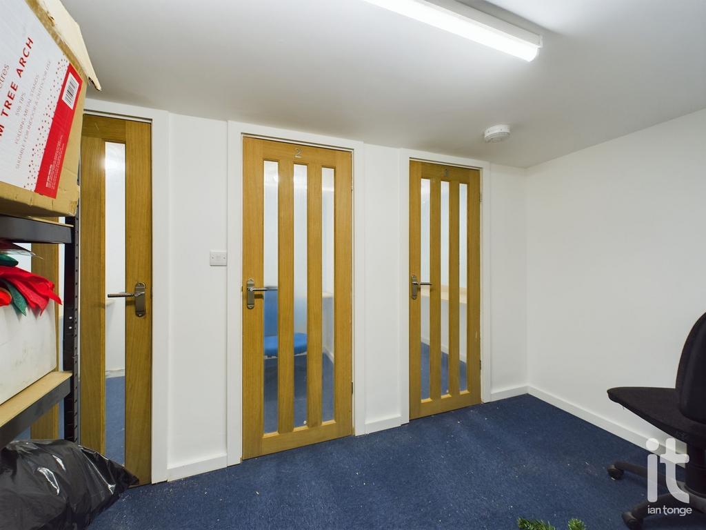 Photograph 9