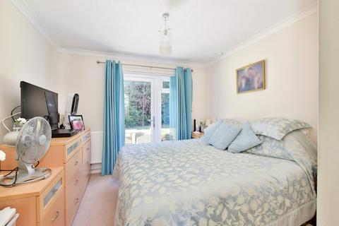 1 bedroom bungalow for sale, Langtons Meadow, Farnham Common SL2