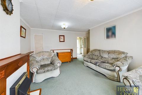 3 bedroom terraced house for sale, Mistley End, Basildon, Essex, SS16