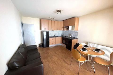 Flat A, 18 Catford Hill, London, SE6 4PX