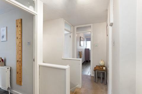 Flat 6, 10 Northfield Drive, Edinburgh, EH8 7RW