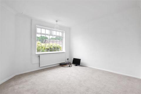 14 Squires Way, Dartford, DA2 7NW