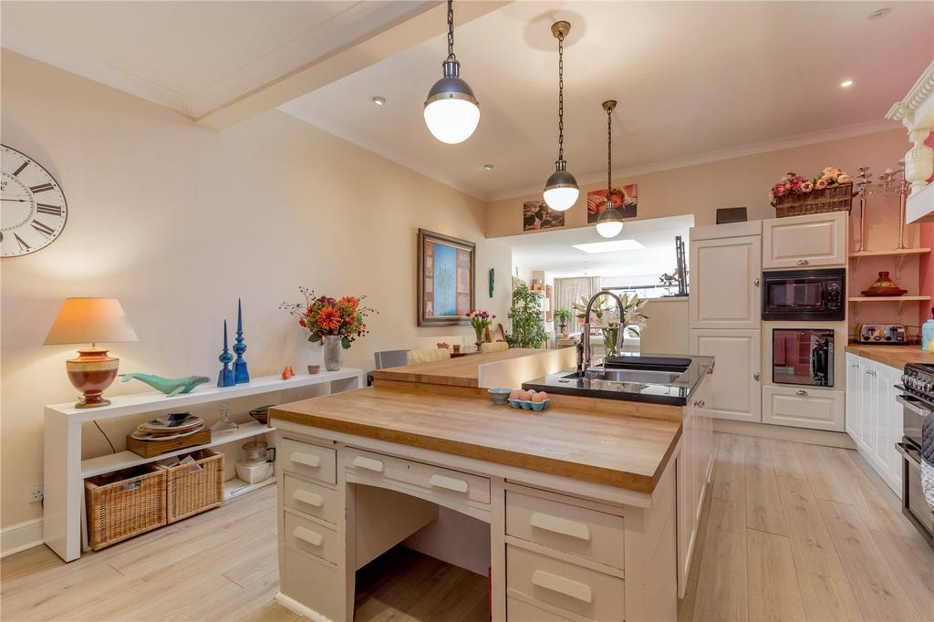 Kitchen/Dining