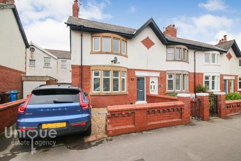 2 bedroom end of terrace house for sale, St. Andrews Road North,  Lytham St. Annes, FY8