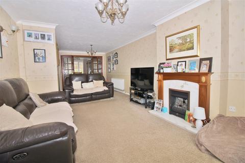 4 bedroom detached house for sale, Plantation Road, Hextable, BR8