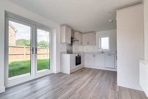 2 bedroom semi-detached house for sale, Stubbs Gardens, Southend-on-Sea, SS3