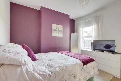 1 bedroom apartment for sale, Lymington Avenue, Leigh-on-sea, SS9