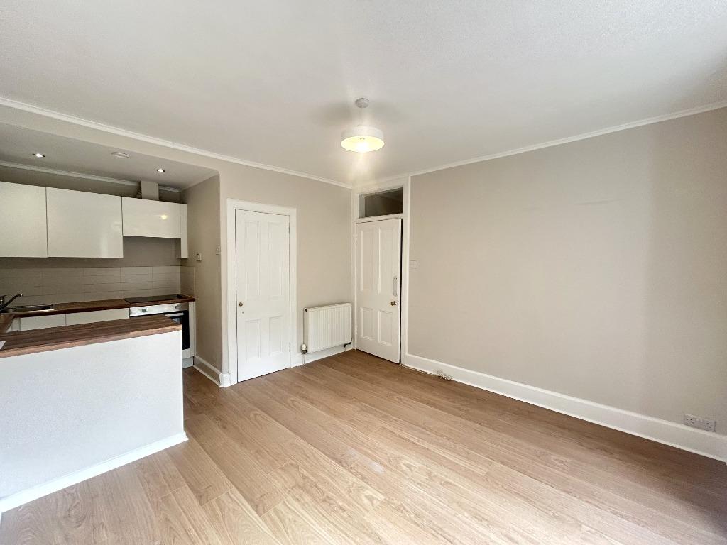 Apartment in Edinburgh, Stockbridge - View 5