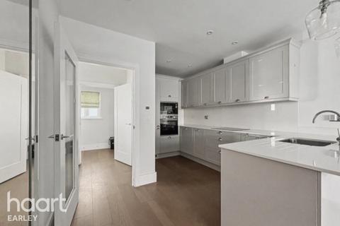 undefined, Longwater Avenue, Reading