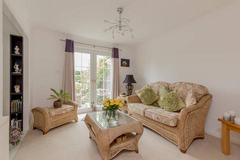 9 Avenel, Edinburgh, EH4 6GX