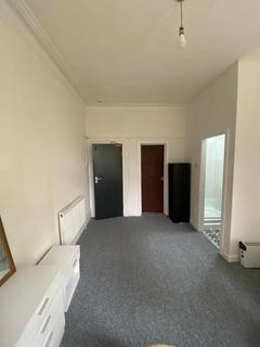 1 bedroom flat to rent, Ash Tree Road ( Studio Flat), Manchester M8