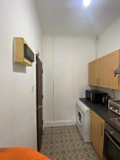 1 bedroom flat to rent, Ash Tree Road ( Studio Flat), Manchester M8