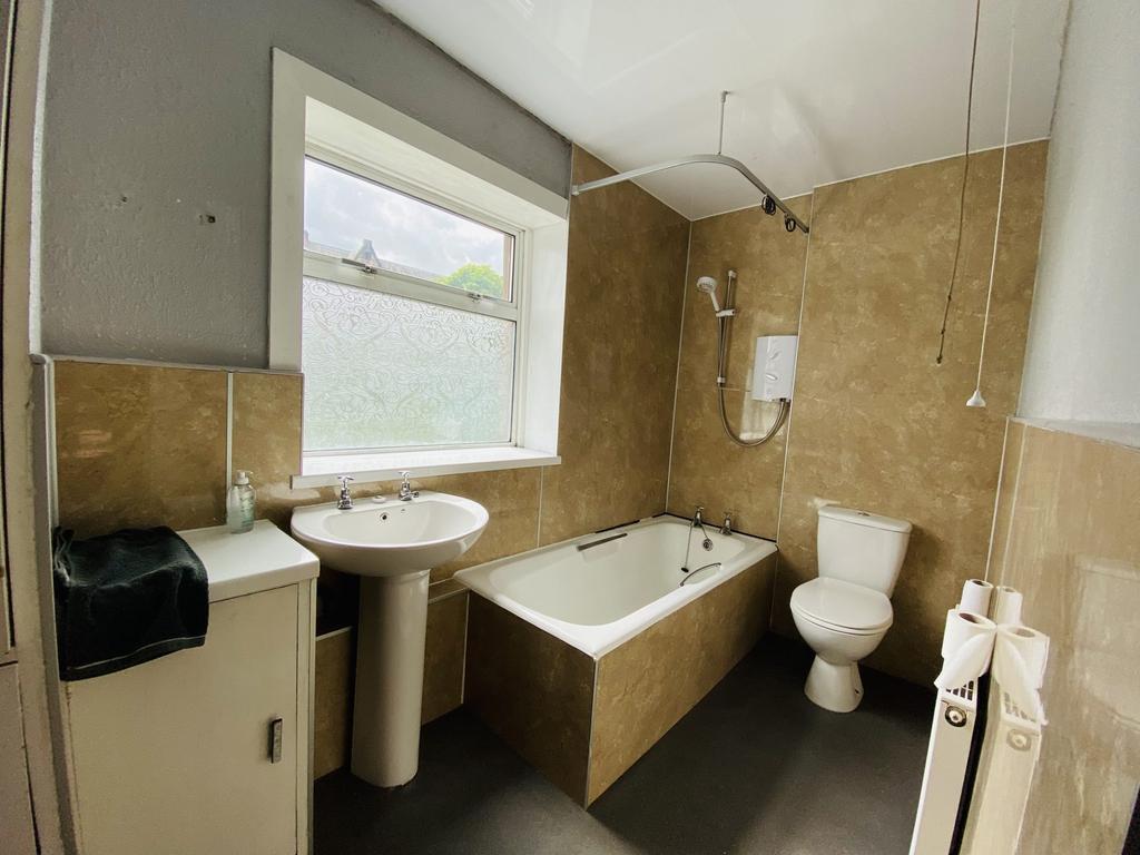 2 Hermitage Drive, Dumfries, DG2 7 QF - Braidwoods
