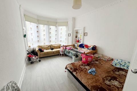1 bedroom flat for sale, Skirving Street, Flat 1-1, Glasgow G41