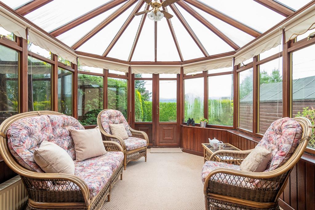Poplar Drive, Kirkintilloch, G66 3 bed semidetached house for sale £