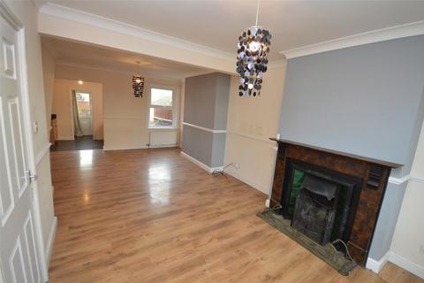 3 bedroom terraced house for sale, Dores Road, Upper Stratton, Swindon, SN2