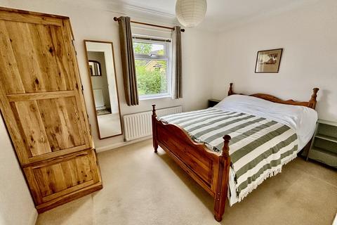 6 Cottle Mead, Corsham, SN13 9UP