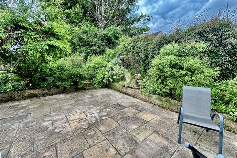 6 Cottle Mead, Corsham, SN13 9UP
