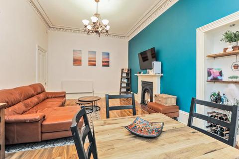 1/1, 12 Dollar Terrace, Glasgow, G20 0BG
