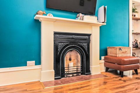1/1, 12 Dollar Terrace, Glasgow, G20 0BG