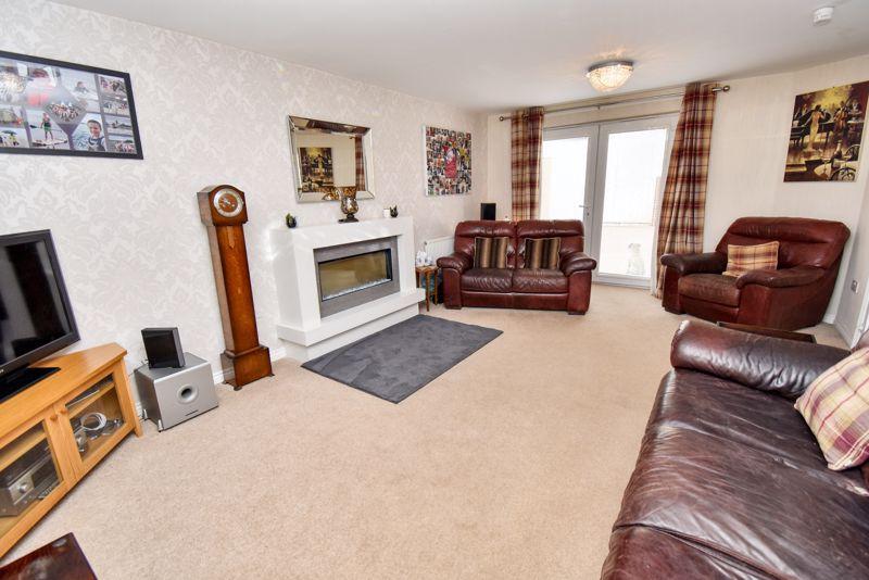 Lauderdale Place, Kilsyth 5 bed detached house for sale £389,000