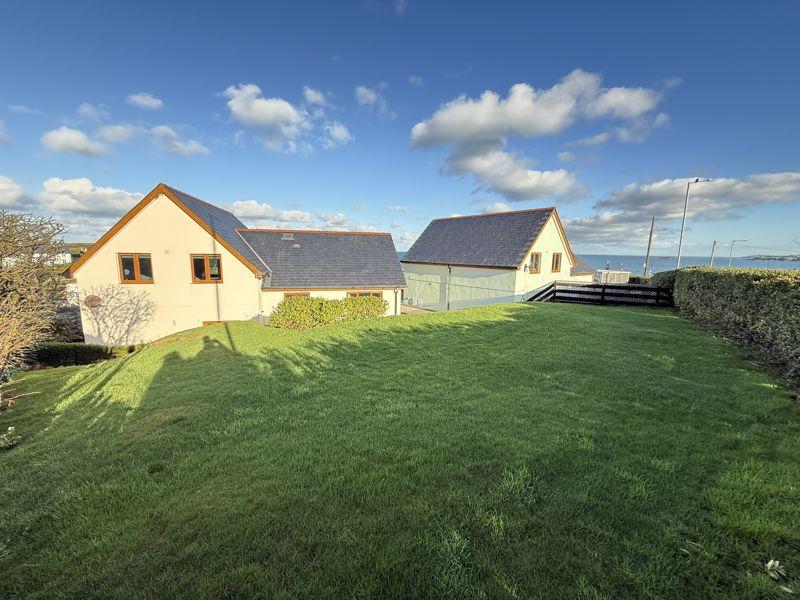 Garden &amp; Sea View