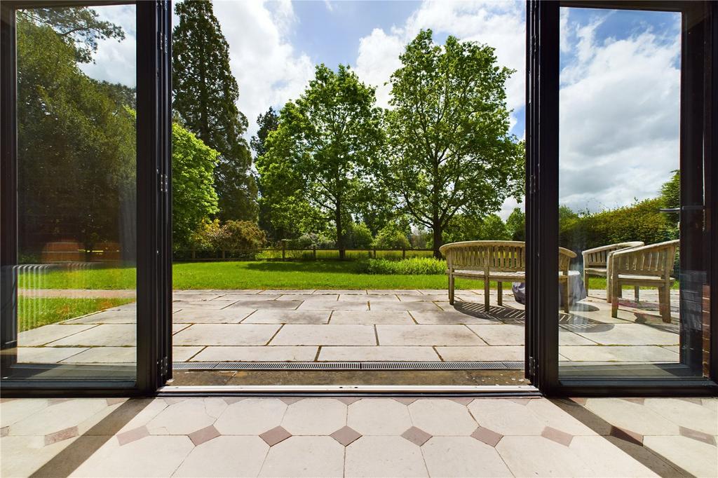 Bifold To Garden