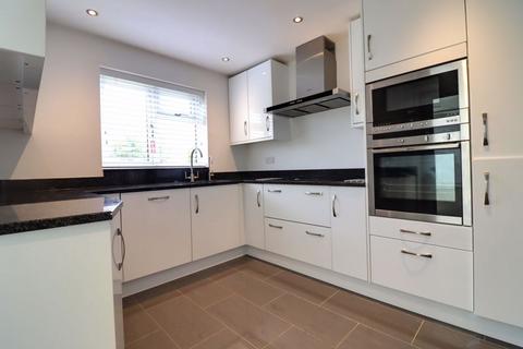 3 Beechfield Drive, Stafford, ST17 0YH