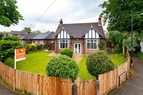 3 bedroom detached bungalow for sale, Davyhulme Road, Davyhulme, Manchester, M41