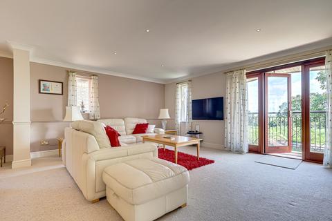 2 bedroom apartment for sale, Admirals Walk, Southend-on-sea, SS3