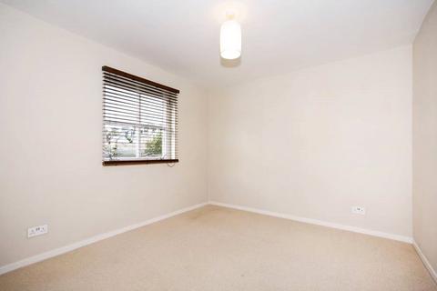 3 bedroom terraced house to rent, Devanha Crescent, Ferryhill, Aberdeen, AB11