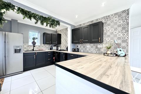 24 Bronhaul, Aberdare, CF44 0DP