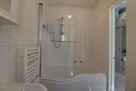 1 bedroom flat to rent, Dewsbury Court W4 5RA