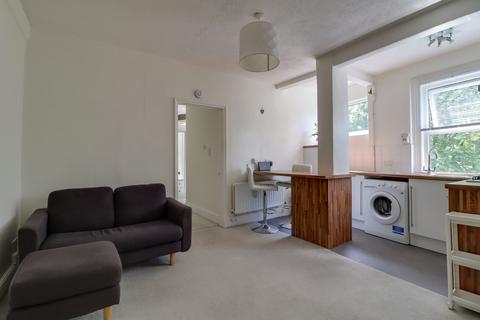 1 bedroom flat to rent, Dewsbury Court W4 5RA