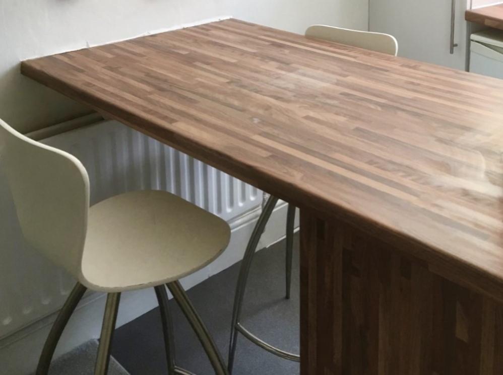 Breakfast bar