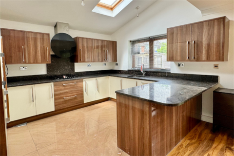 4 bedroom detached house for sale, Tracy Close, Beeston, Nottingham NG9 3HW