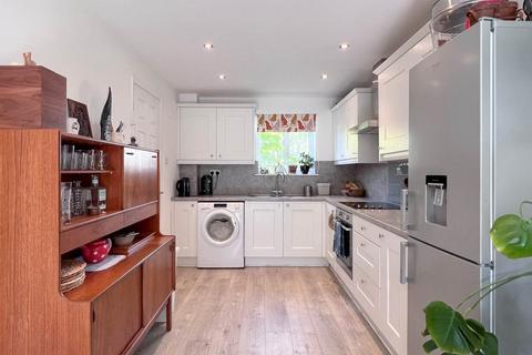 5 Mill View Close, Howey, Llandrindod Wells, LD1 5RA